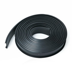 Seals between body window sealtrim